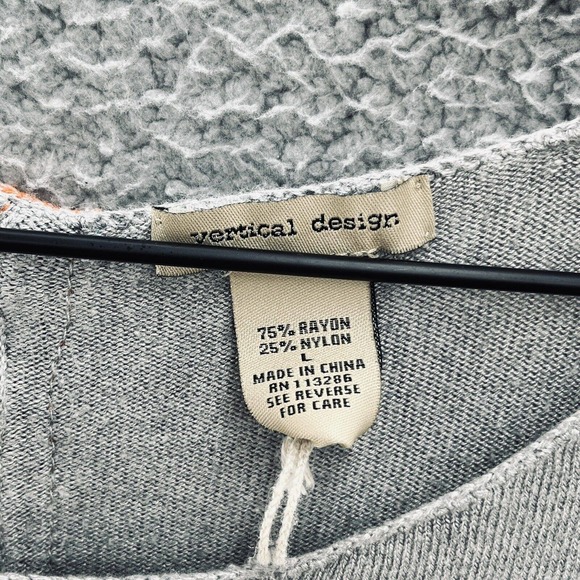 Vertical Design Sweater Gray Knit Long Sleeve Orange Back Zip - Picture 3 of 9